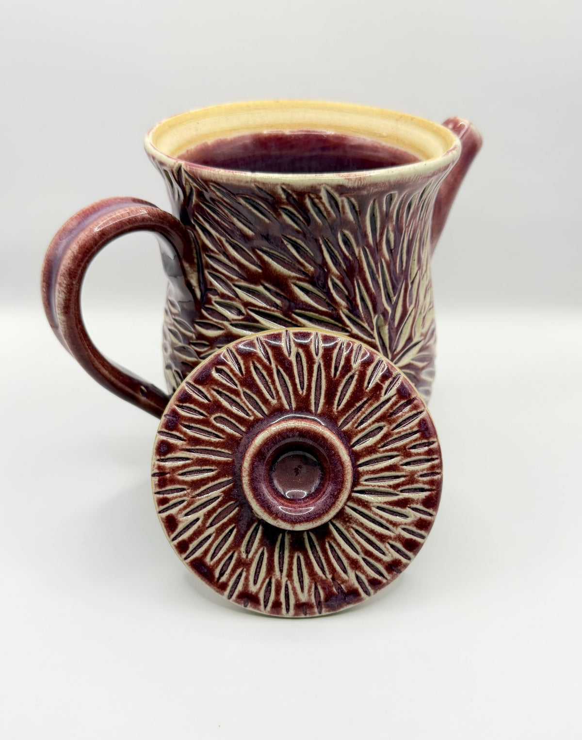 Teekanne mit Muster