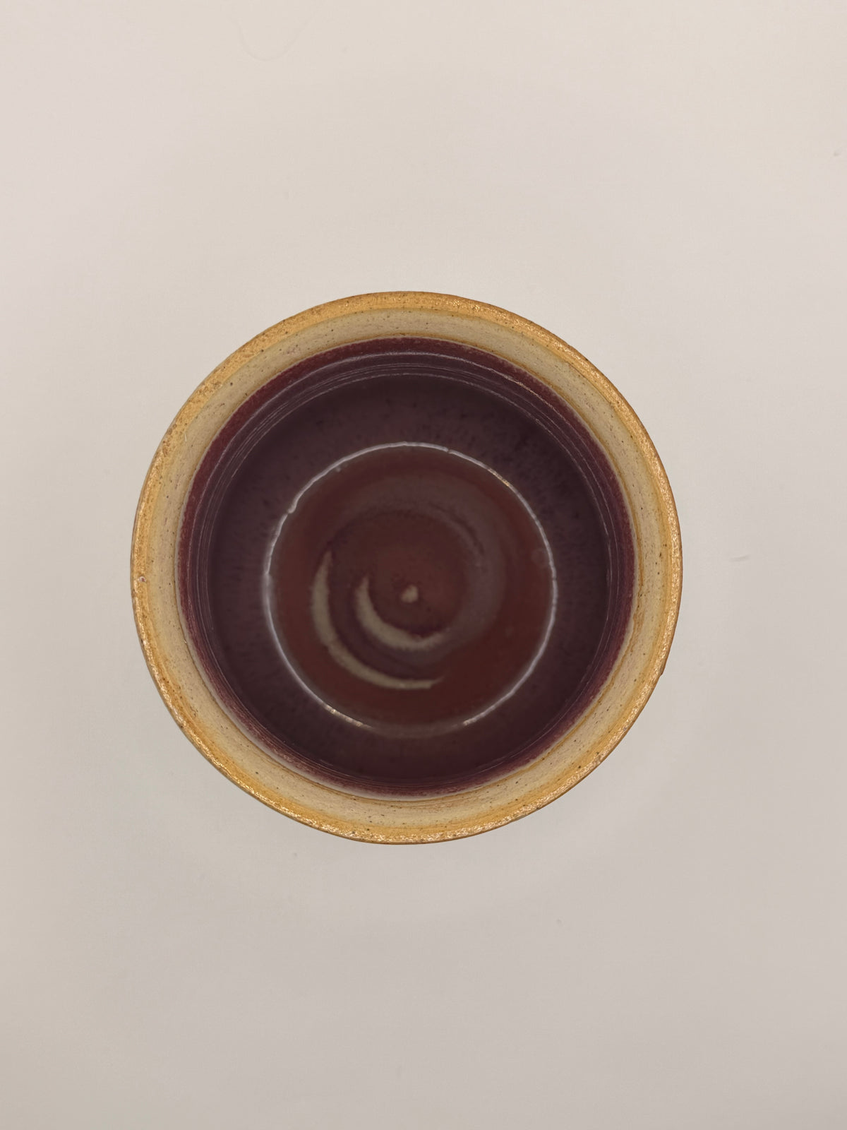 Dose mit Streifen