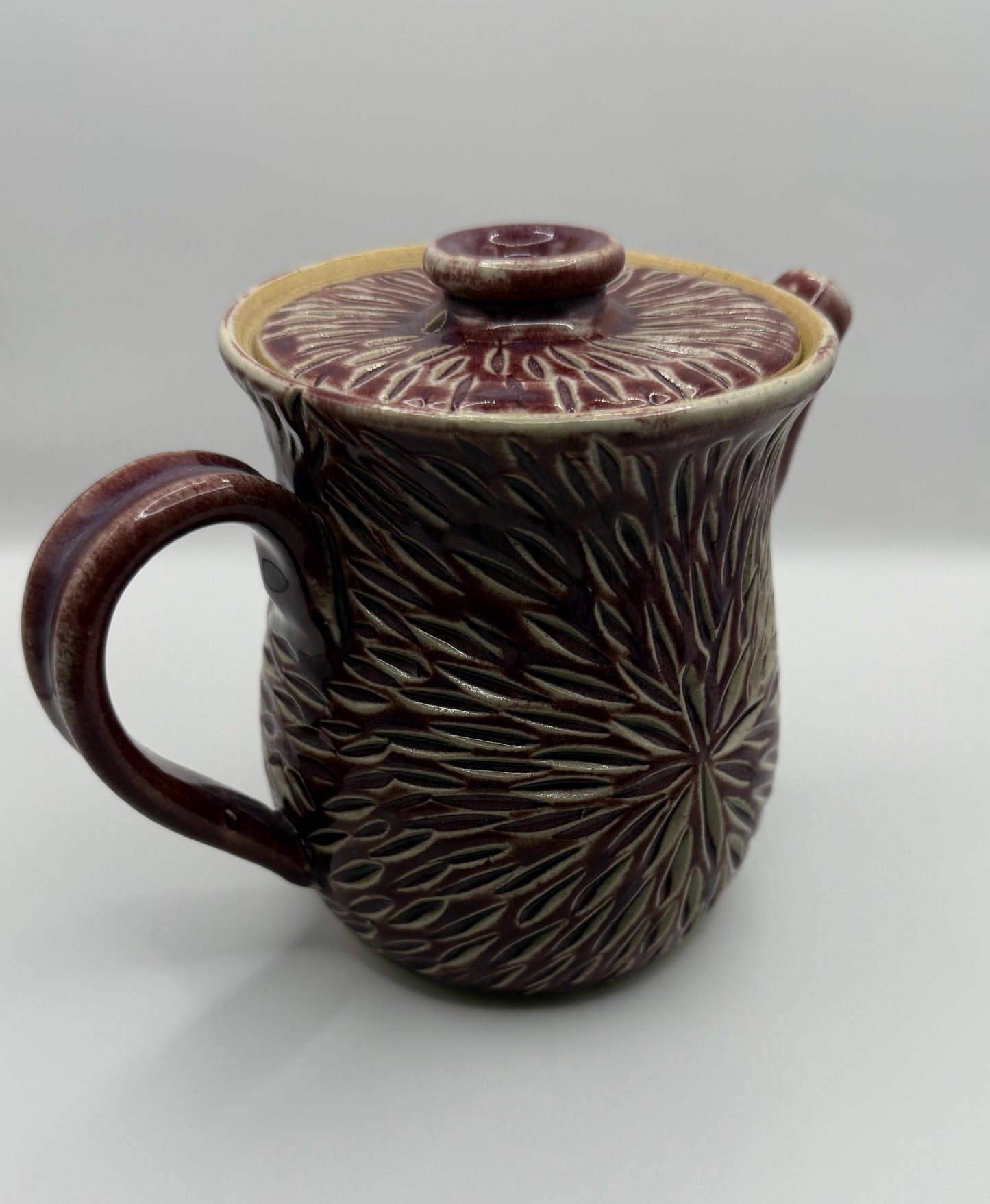 Teekanne mit Muster