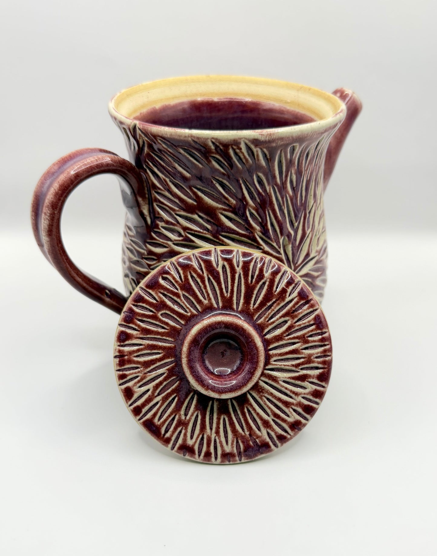 Teekanne mit Muster