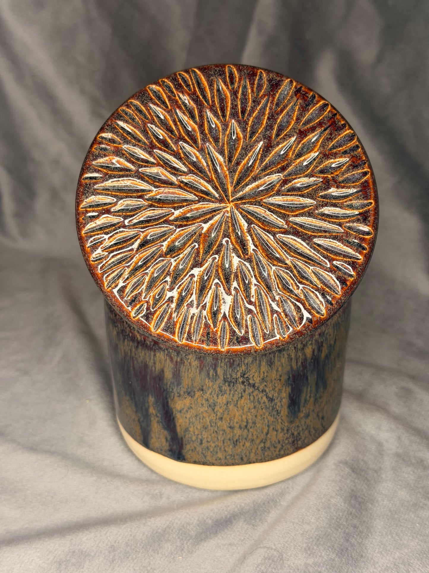 Französische Butterdose klein mit Muster